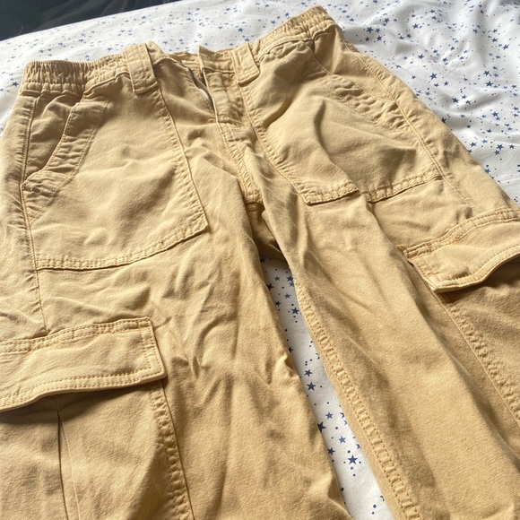 WORN ONCE! Women’s American eagle straight leg pants. In great condition. - Picture 2 of 3